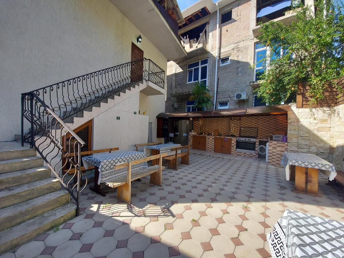 Гостевой Дом София 400 М До Моря Gagra Exterior foto