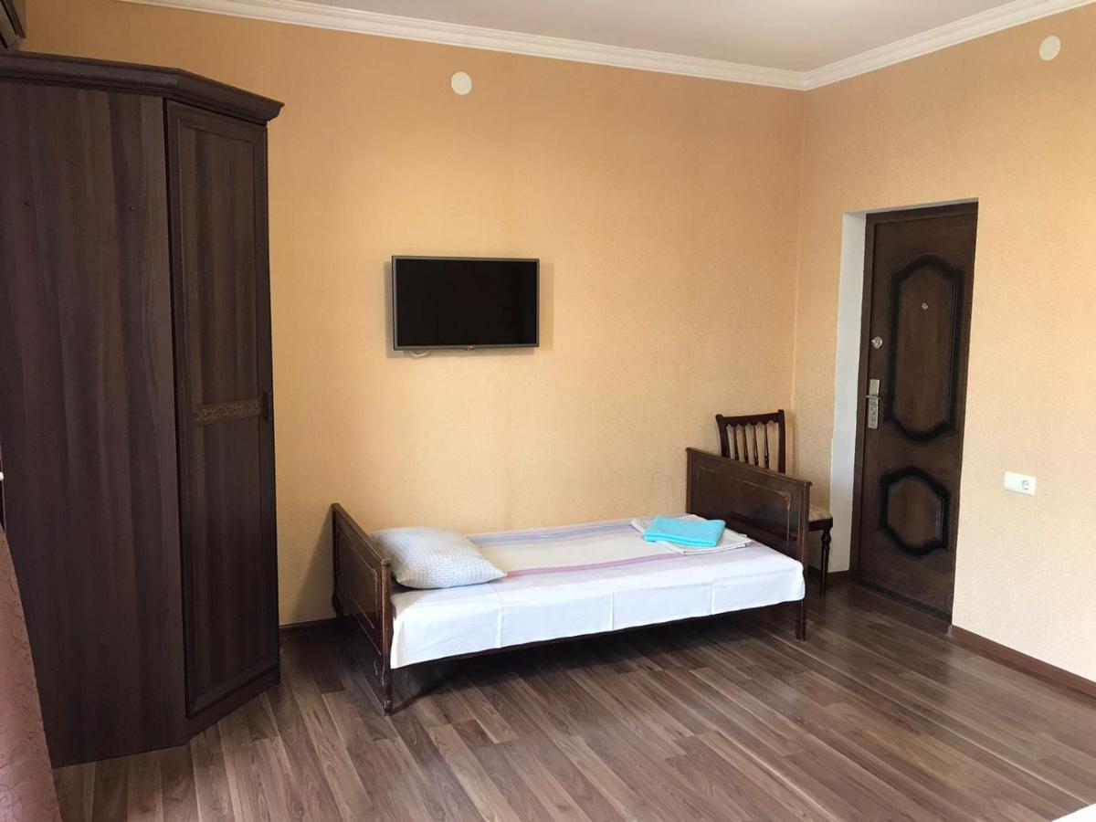 Гостевой Дом София 400 М До Моря Gagra Exterior foto