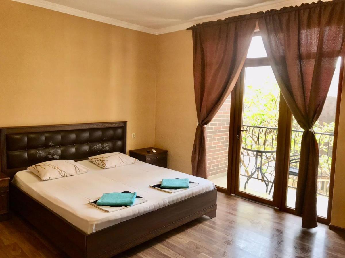 Гостевой Дом София 400 М До Моря Gagra Exterior foto